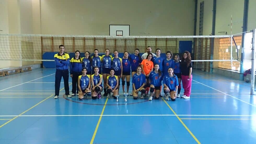 El Club Voleibol de Alhaurín de la Torre premia a sus simpatizantes