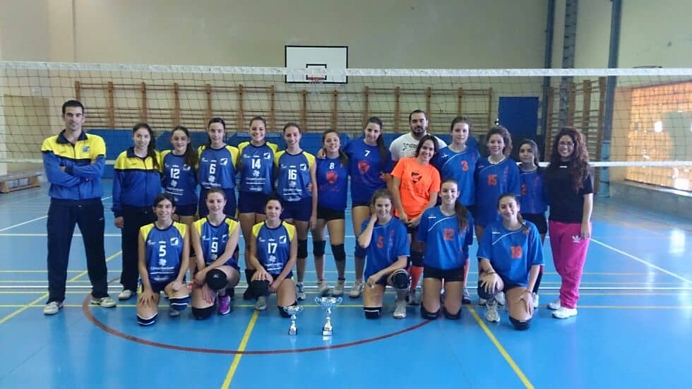 El Club Voleibol Alhaurín de la Torre estrena equipaciones