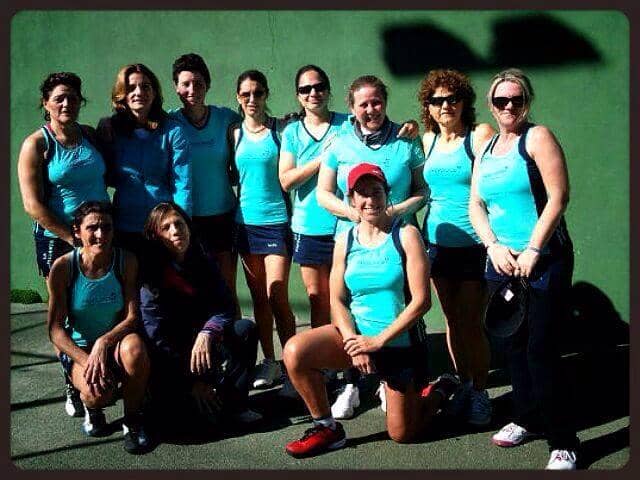 El equipo de veteranas del Club La Capellanía, campeonas de Andalucía