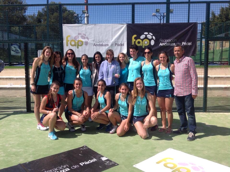 La Capellanía de pádel campeón andaluz de 2ª absoluto femenino