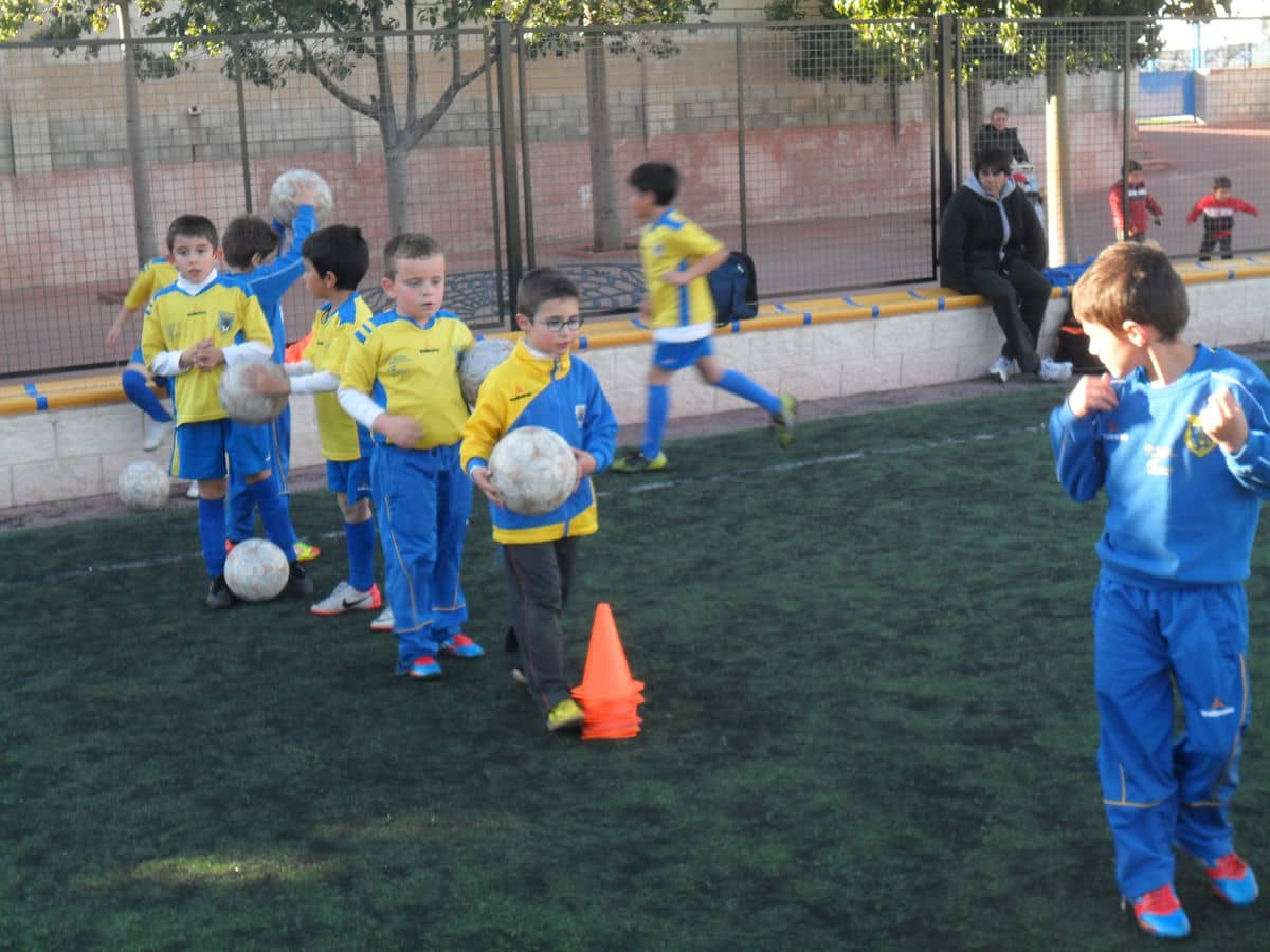 Partidos fútbol base fin de semana 16-03-14