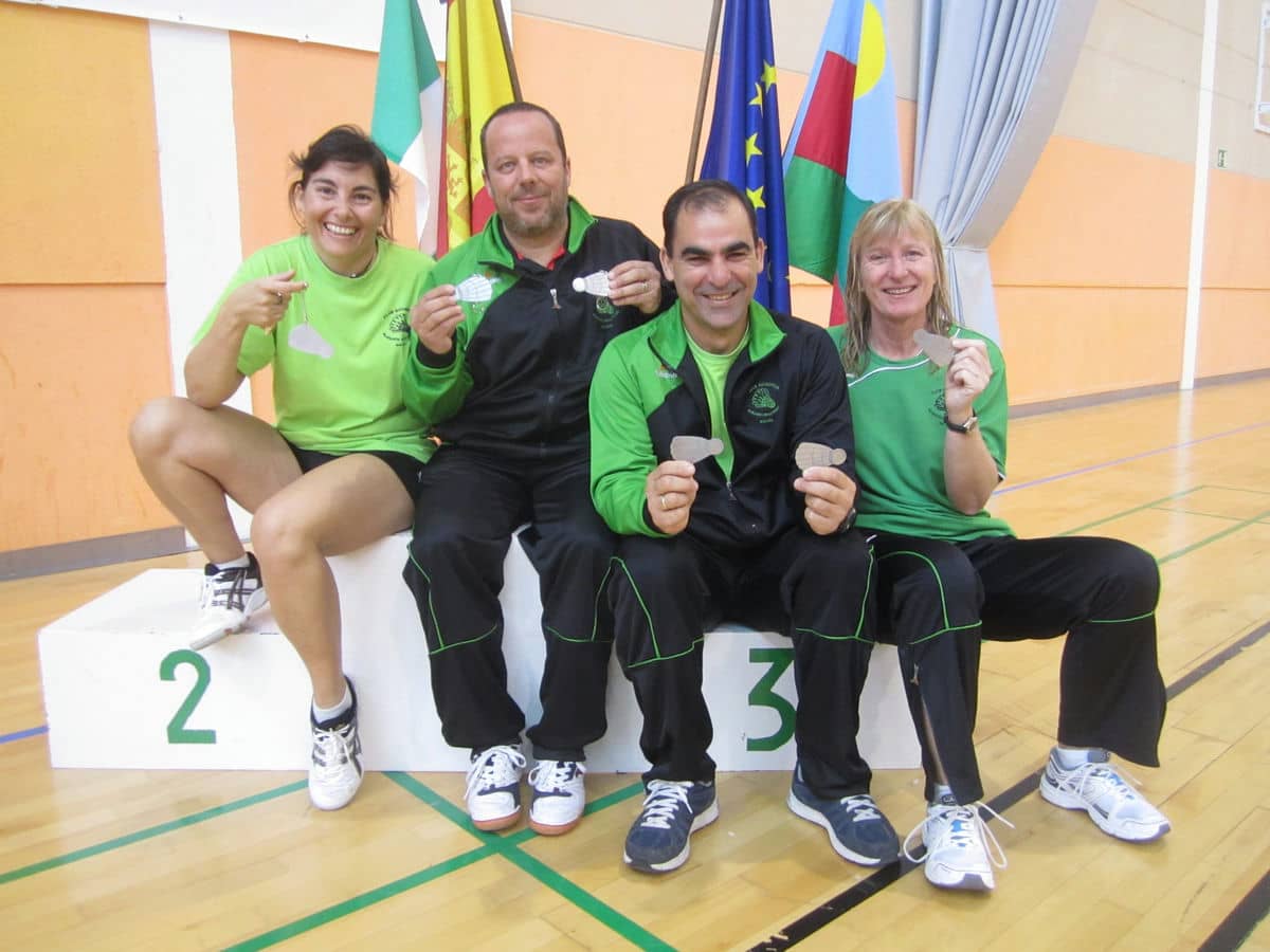 Los veteranos del bádminton vuelven a triunfar