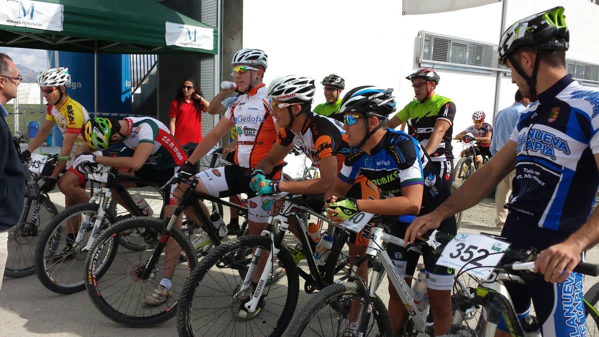 Triple pódio de los ciclistas del Laurobike