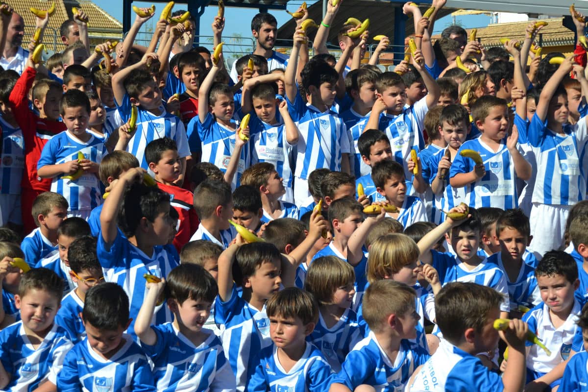 La Escuela de Fútbol Alhaurín de la Torre se alza contra el racismo