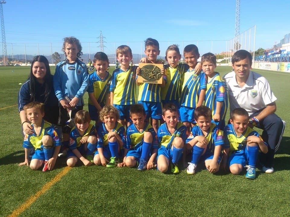 Un equipo de categoría Bebé del C. D. Lauro subcampeón de la Baby World Cup