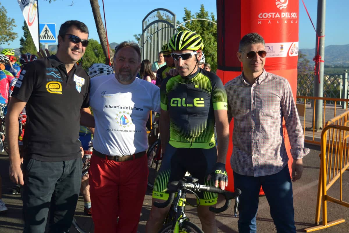 250 ciclistas participan de la cicloturista “La Vuelta-Costa del Sol” con salida y llegada en Alhaurín de la Torre