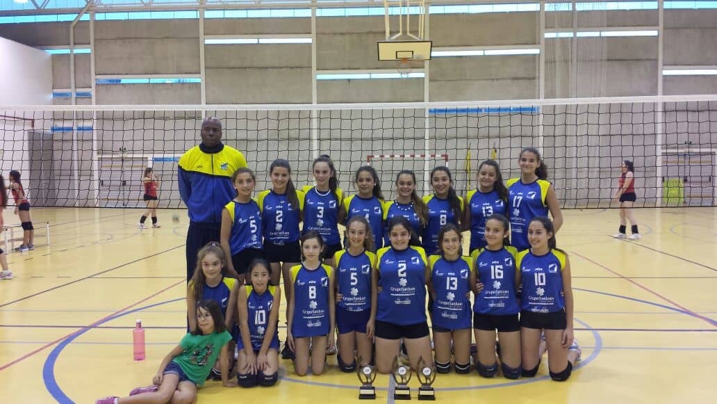 Gran actuación del Club Voleibol Alhaurín de la Torre en Córdoba