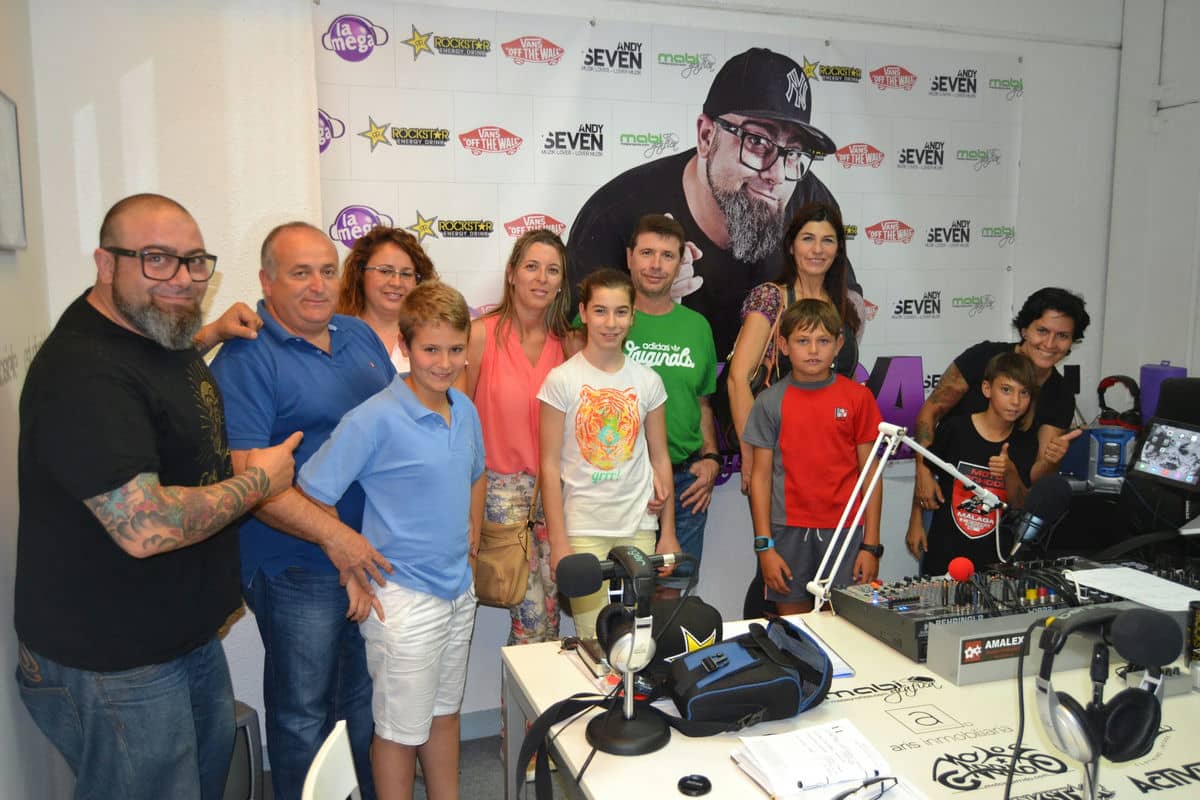 Cuatro  jóvenes deportistas mañana en La Mega Radio.