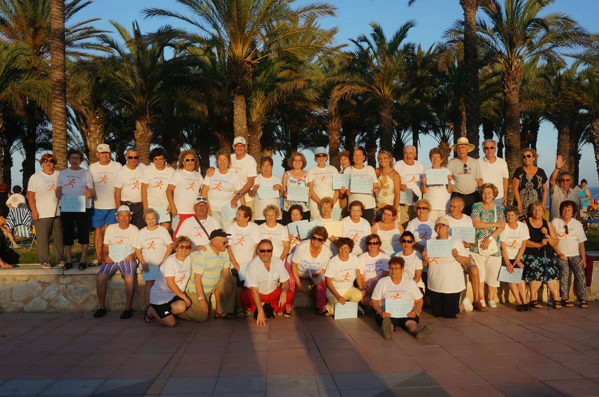 Jornada de playa y convivencia en Los Álamos para despedir la temporada de ‘Paseos para la Salud’