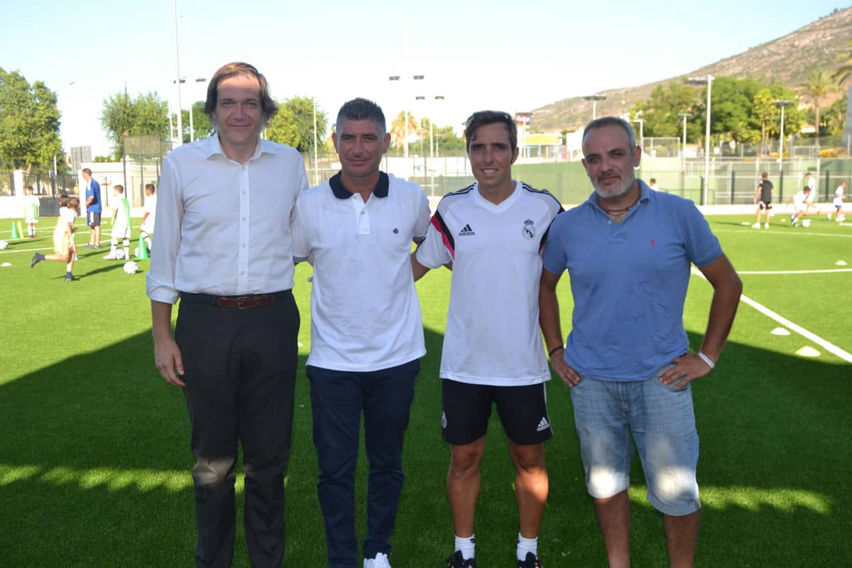 El concejal de Deportes visita la sesión de entrenamiento del Campus Experience del Real Madrid