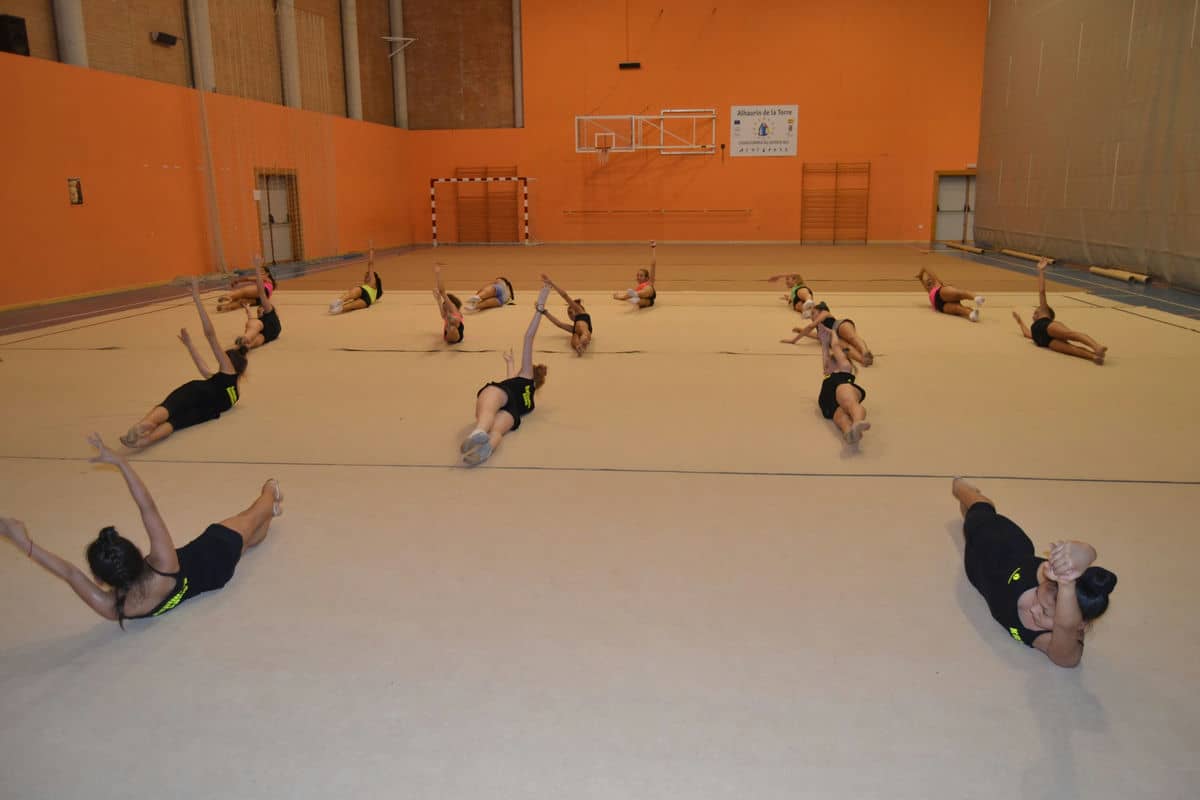El Jashtyk club de Kyrgyzstán de rítmica comienza una larga semana de entrenos en Alhaurín de la Torre