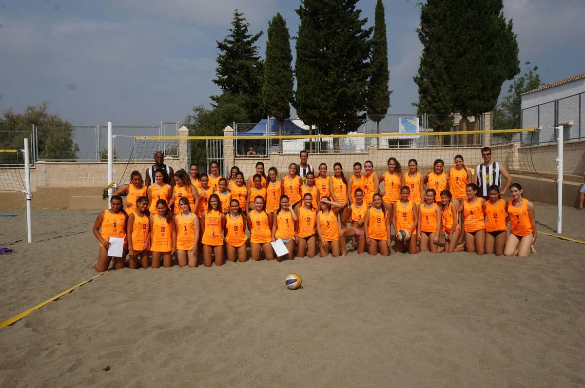 Los clubes Unideba de Málaga y Pizarra, ganadores  del II Torneo de Voley Playa celebrado en Torrealquería