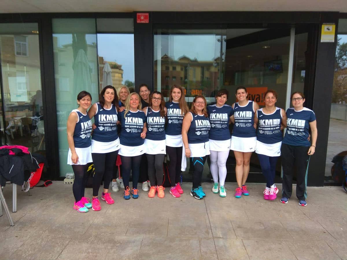 El equipo femenino Innovaciones Químicas Jarapalas venció en casa este fin de semana