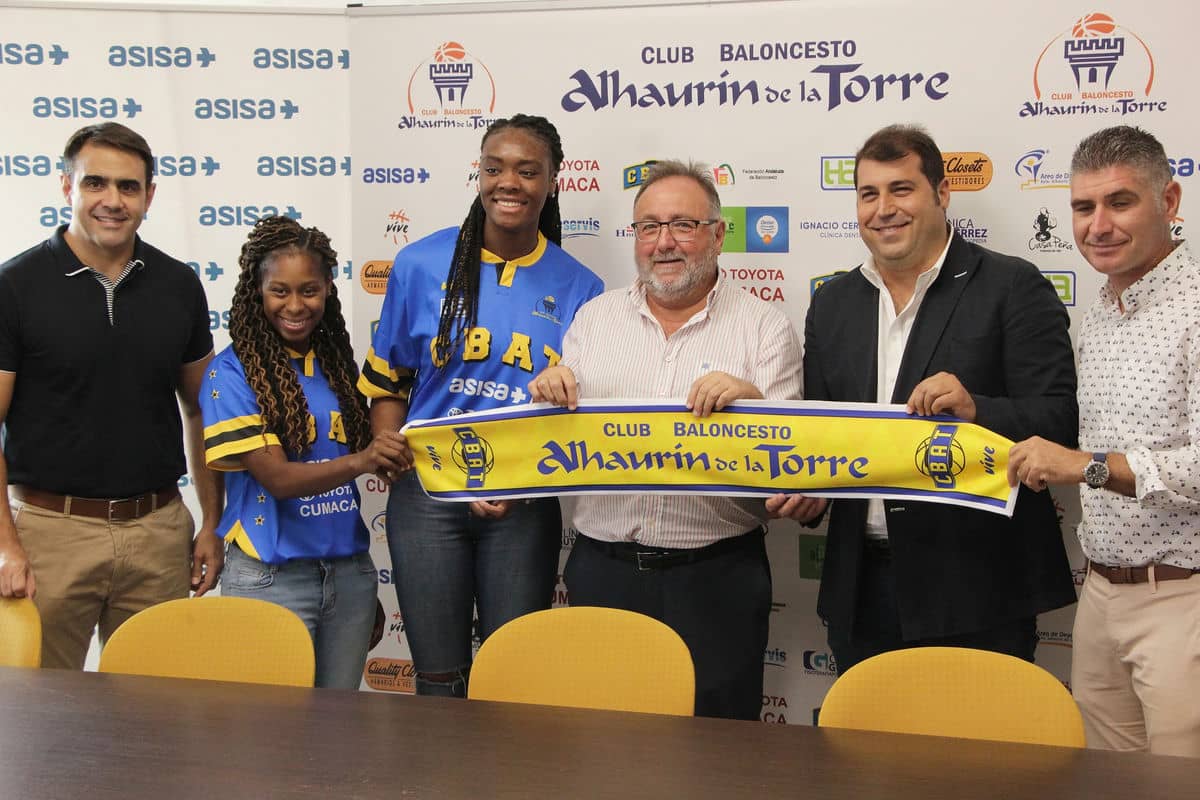 El alcalde apela a la «gran afición de Alhaurín de la Torre» para consolidar el proyecto del baloncesto femenino en LF2