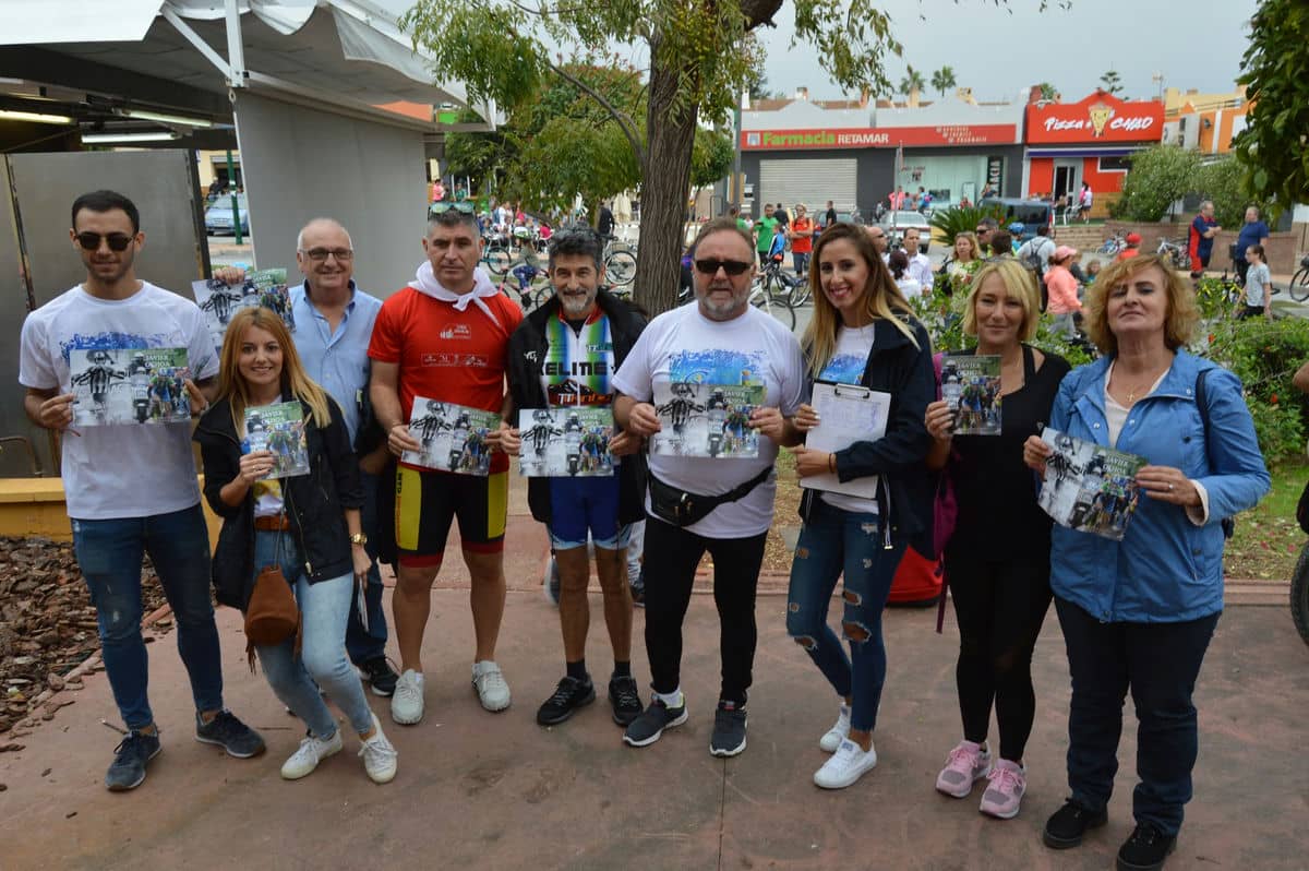 1500 personas han sacado sus bicis para pasar un día a lo grande en las calles de Alhaurín