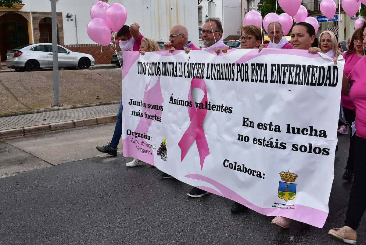Un centenar de personas secunda la VI Marcha ‘Todos Unidos contra el Cáncer’
