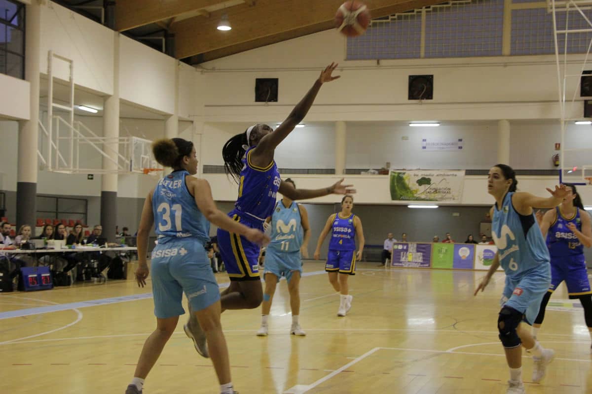 El Asisa Alhaurín de la Torre acaba sucumbiendo en la segunda parte ante Movistar Estudiantes (48-70)