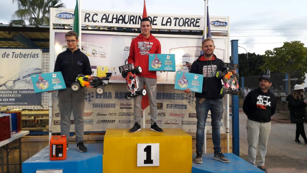 Celebrada en Alhaurín la XV Carrera del Polvorón de radiocontrol con gran éxito de participación