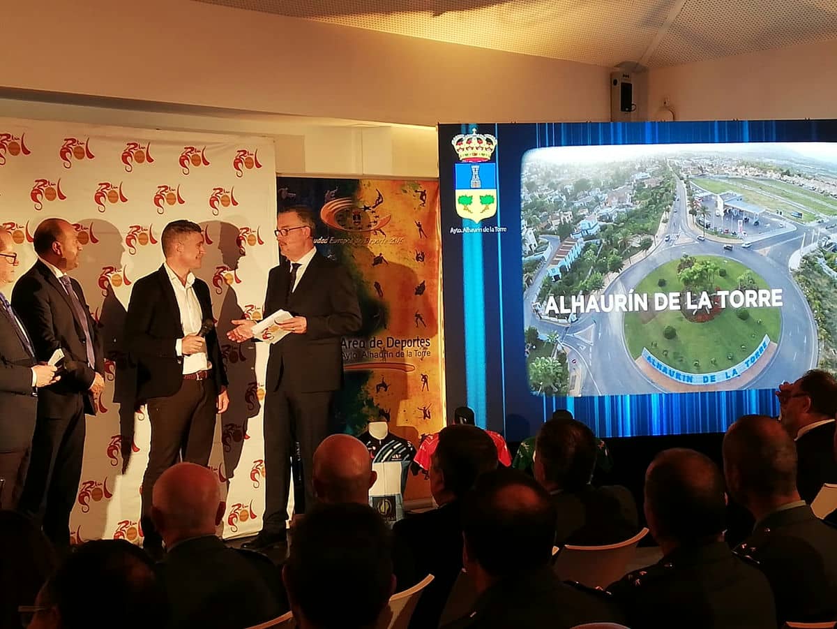 En estos momentos, se está presentando oficialmente la Vuelta a Andalucía