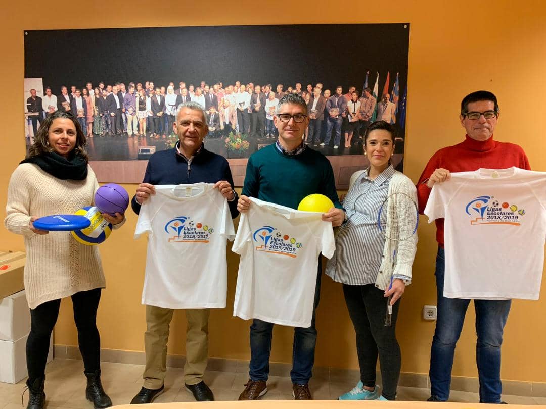 Los centros escolares reciben material deportivo para el desarrollo de Las Ligas Educativas