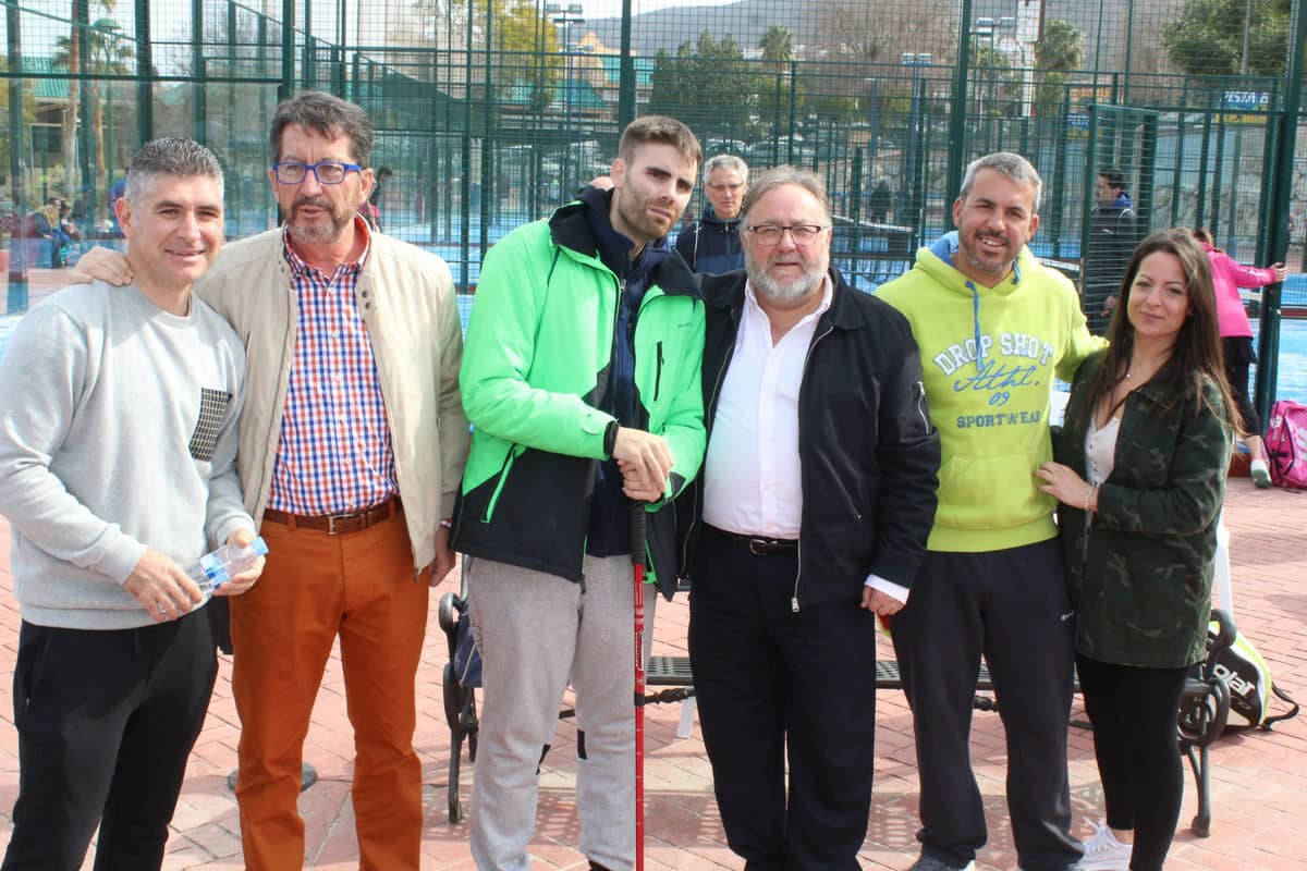 Más de un centenar de deportistas participan en el Torneo de Pádel a beneficio de Imanol Rodríguez