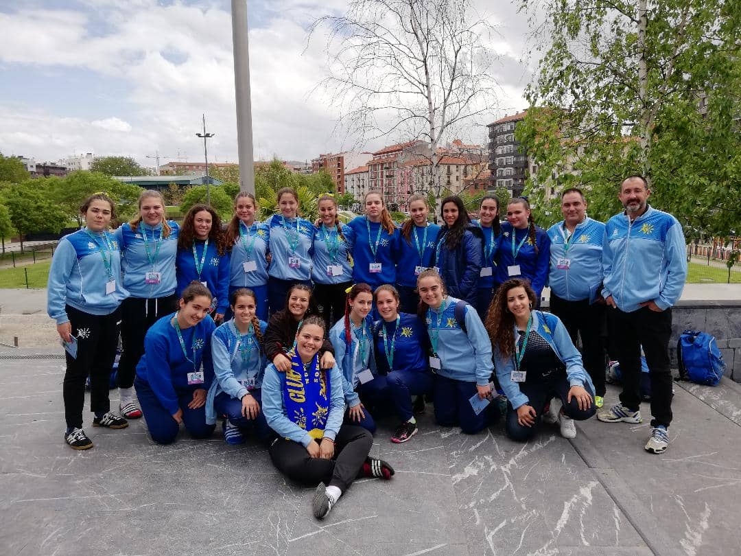 El Málaga Norte de balonmano finalista de la minicopa de la Reina y campeón de Copa de Andalucía con dos alhaurinas en sus filas