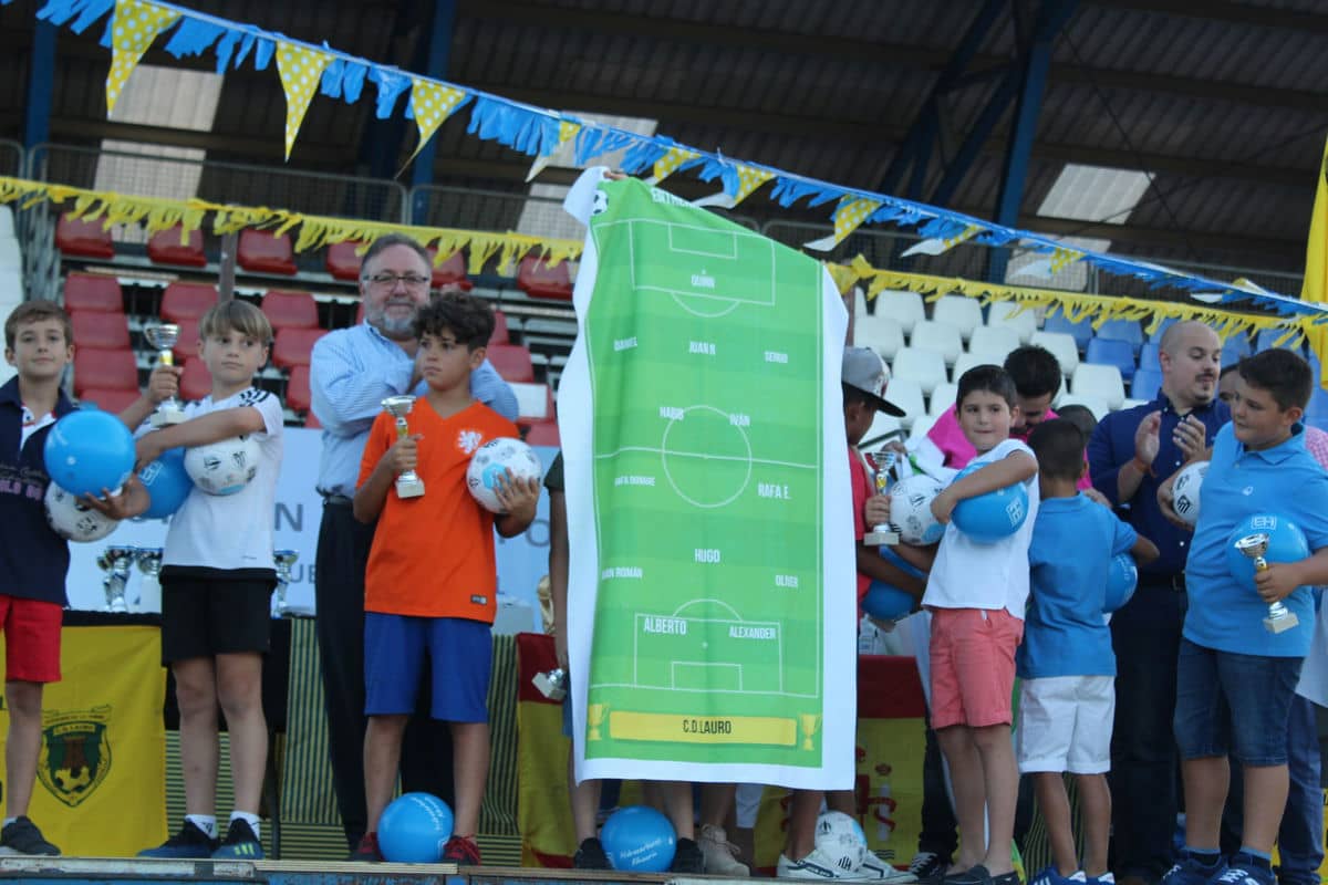 La escuela del C. D. Lauro celebró su fiesta de fin de temporada en El Pinar