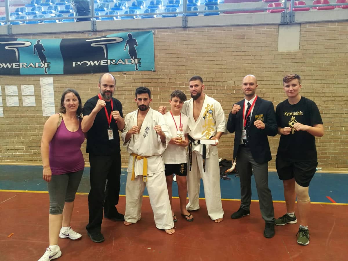 Luis Olavi Santana gana la Copa Valencia de Karate Kiokushinkai