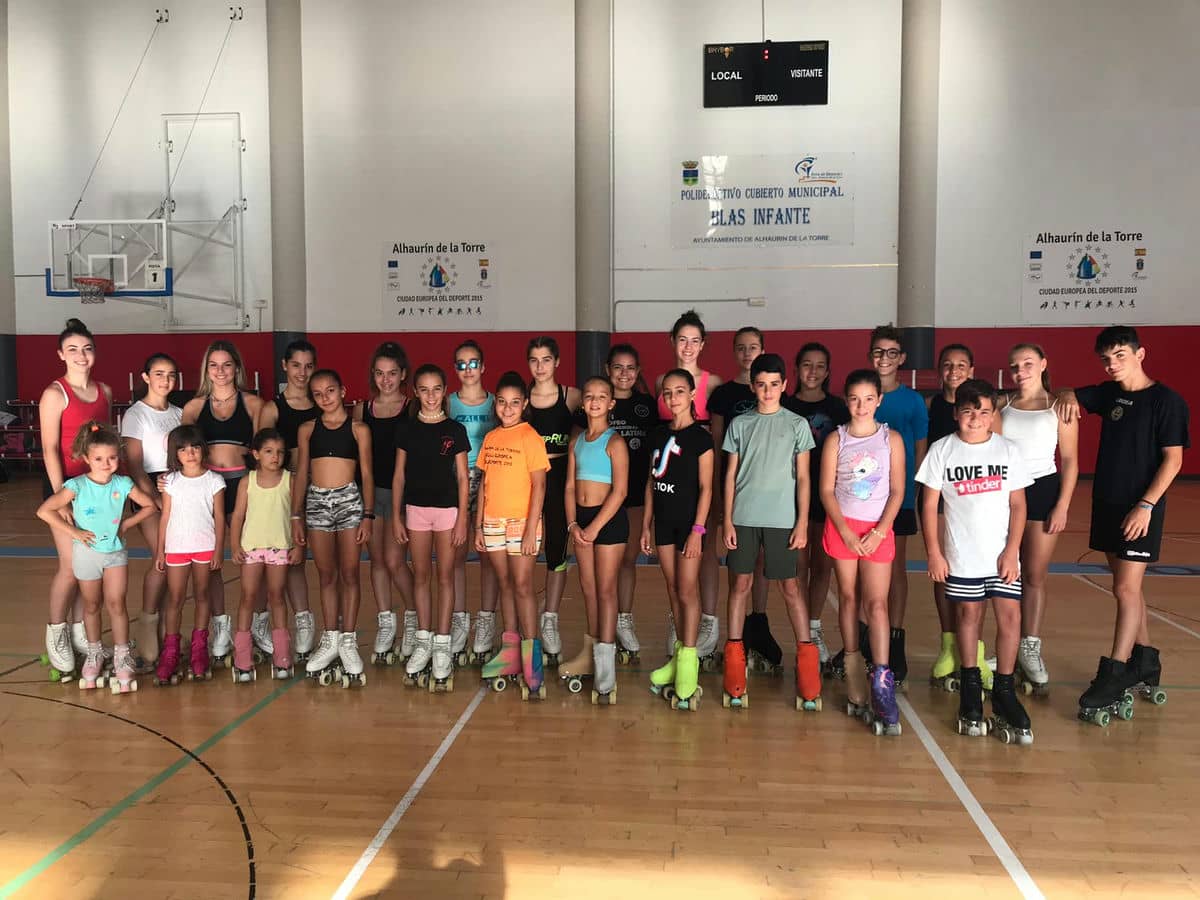 El campamento de tecnificación de patinaje artístico forma a 40 alumnas y alumnos en todas sus modalidades hasta el 26 de julio.