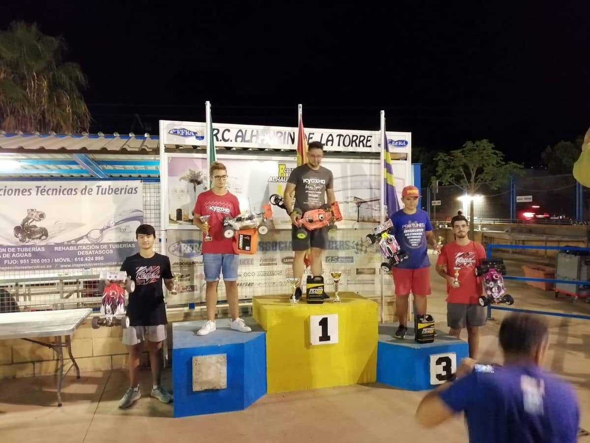 Joao Figueiredo, en gasolina, y Adrian Macias, en eléctrico, ganan la Carrera de la Sardina 2019