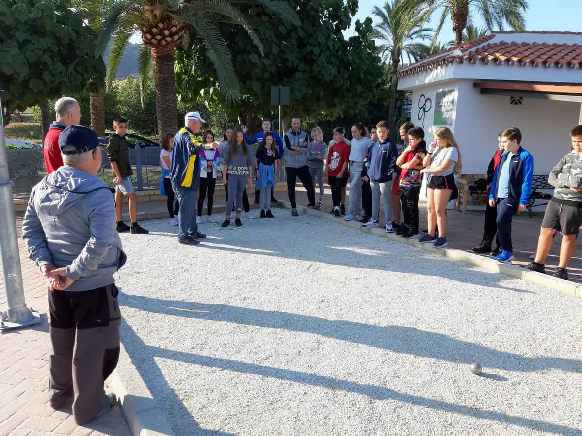 Da comienzo el primer taller escolar de petanca impartido por Club de Petanca de Alhaurín de la Torre