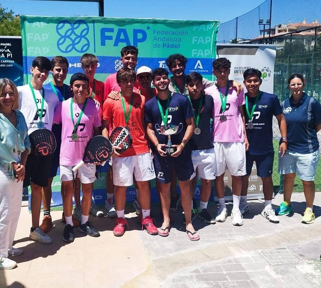 Leo Mancebo sube a 2ª con el equipo Valsport Cónsul Smax Pádel tras el Campeonato de Andalucía por equipos absolutos de 3ª categoría y 4ª categoría