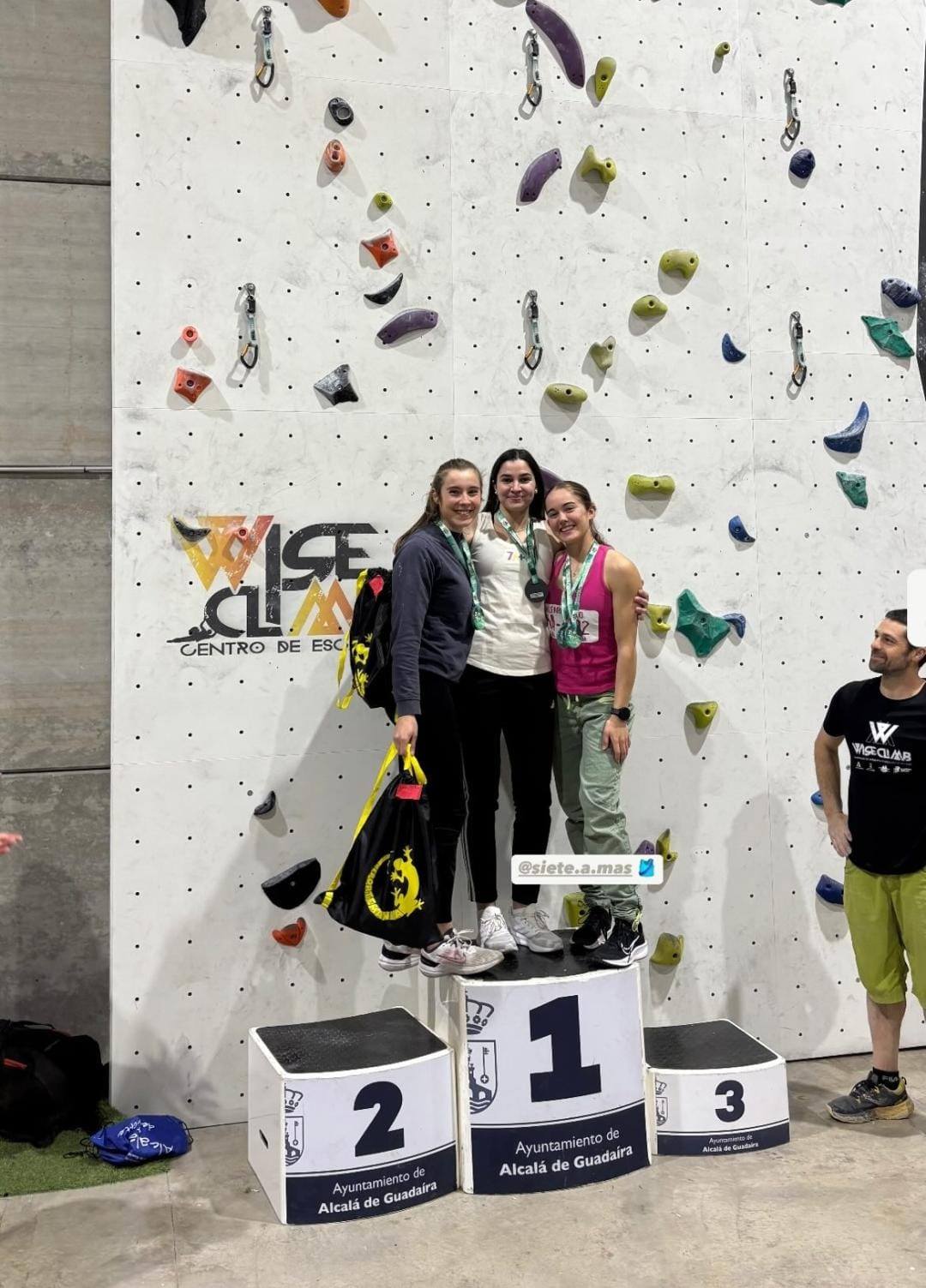 India Persson sube al podio en el campeonato de Andalucía de Escalada en Bloque