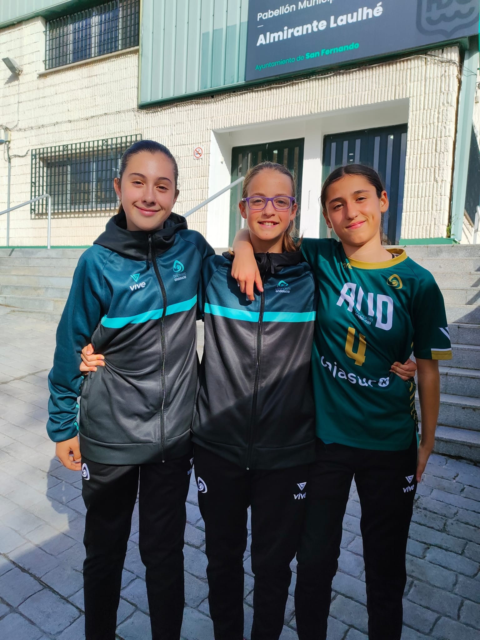 Alba Díaz, Carla Sánchez y Silvia Espejo forman parte de la selección andaluza de Minibasket