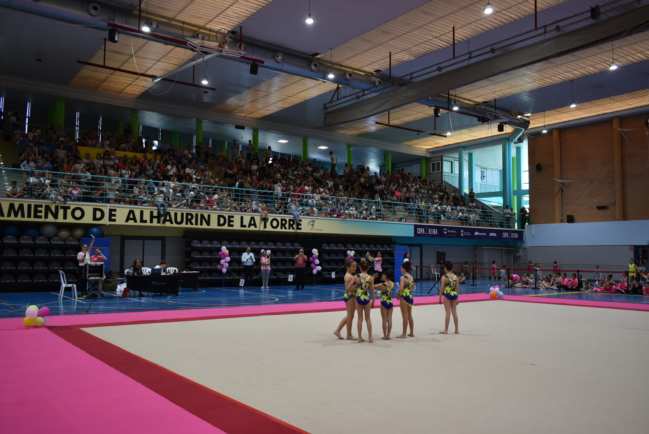 Las gimnastas hacen las delicias del público en el XXIII Torneo de Escuelas de Gimnasia Rítmica
